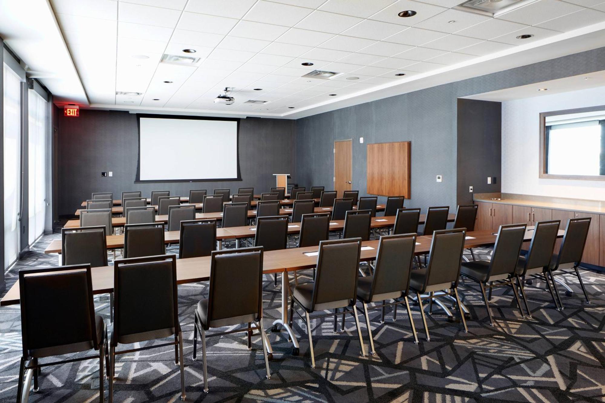 Springhill By Marriott Easton Area 3*
