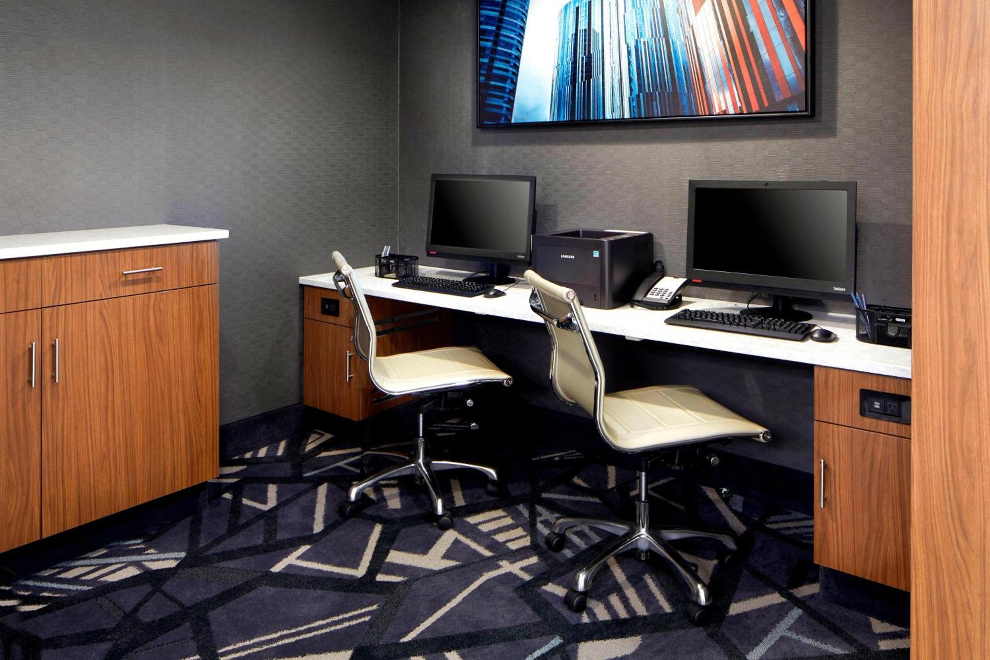 Springhill By Marriott Easton Area 3*